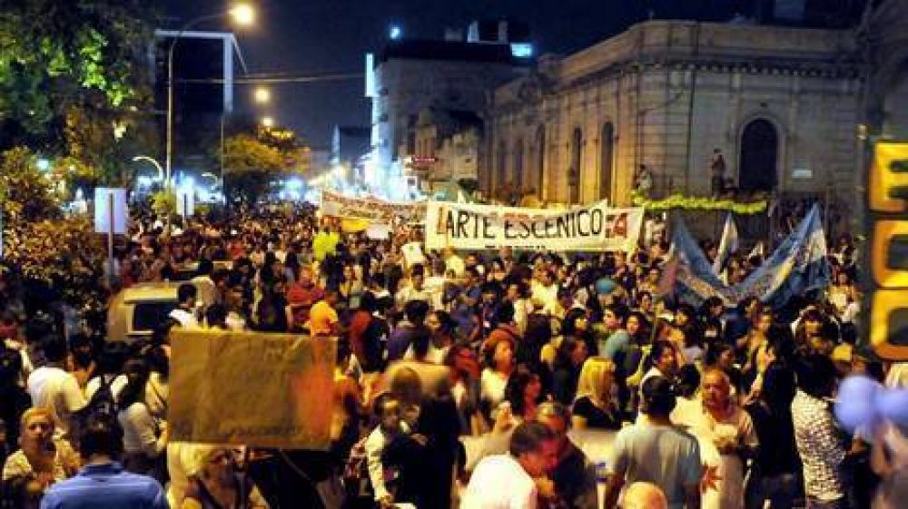 Protesta histrica en La Rioja: 40.000 personas marcharon por la universidad