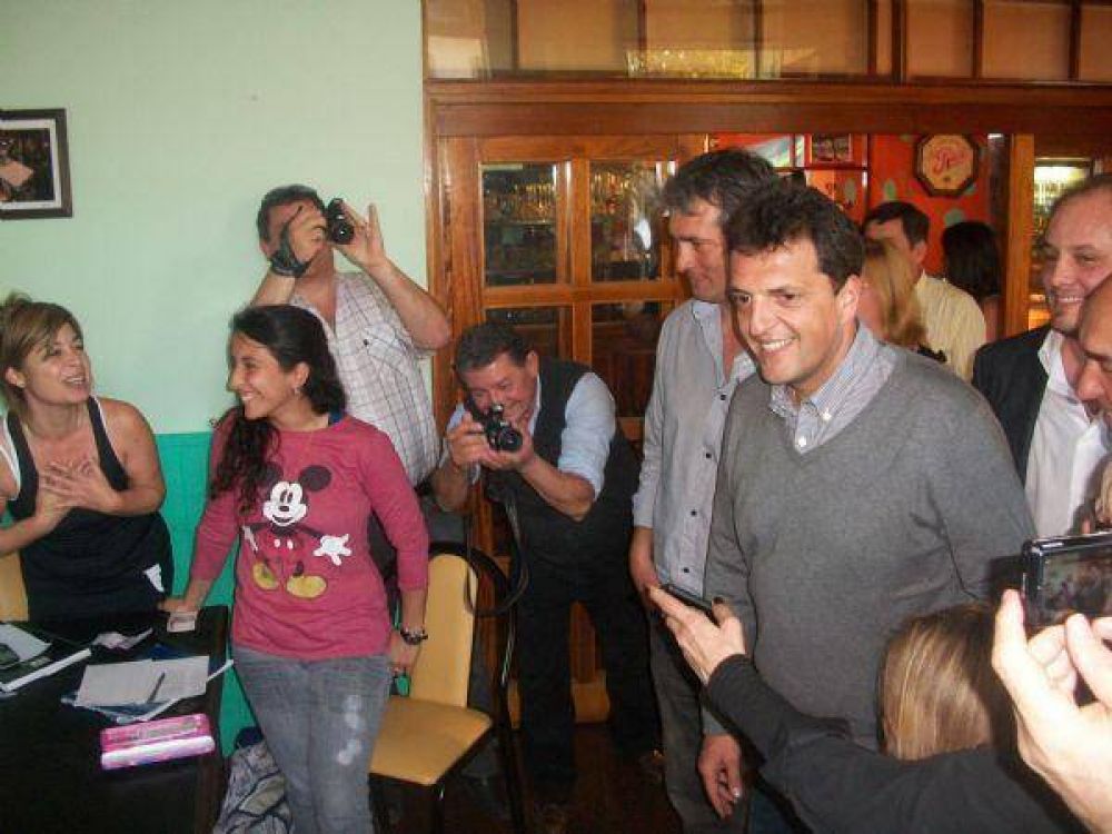 Massa visit� Brandsen, recorri� los comercios c�ntricos y cuestion� la Polic�a Comunal