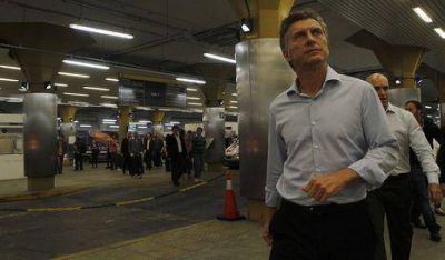 Macri supervis� la obra de la terminal de combis