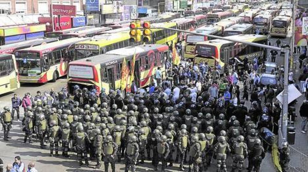 Otro d�a denso para el tr�nsito por un corte en Puente Saavedra