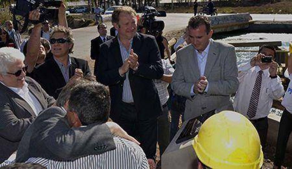 San Mart�n tiene un nuevo tendido el�ctrico para el distribuidor Costa Canal Sur