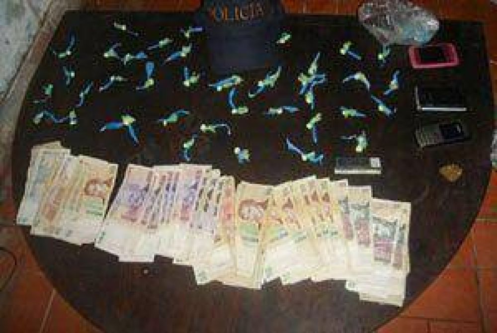 Durante un allanamiento por robo encuentran coca�na