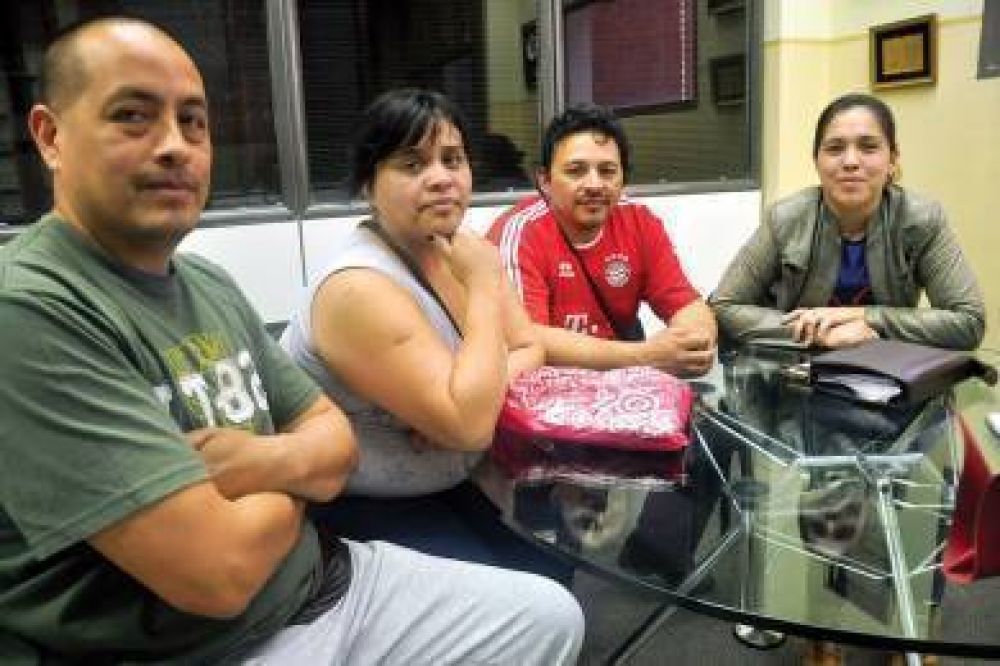 Vecinos reclaman entrega de viviendas por parte del IPV