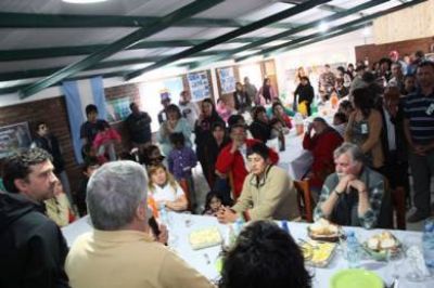 Das Neves inici gira cordillerana y visit Gualjaina, Cushamen y El Maitn