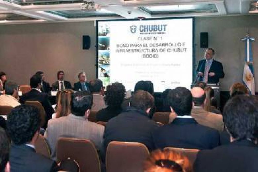 Buzzi present� el bono para obras de infraestructura