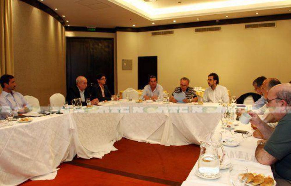 Puertos p�blicos quieren reunirse con Randazzo por un plan de obras prioritarias