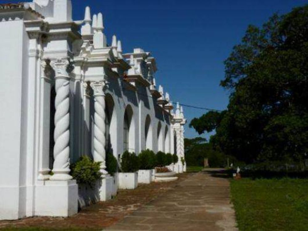 "Es una verg�enza nacional el estado del templete"