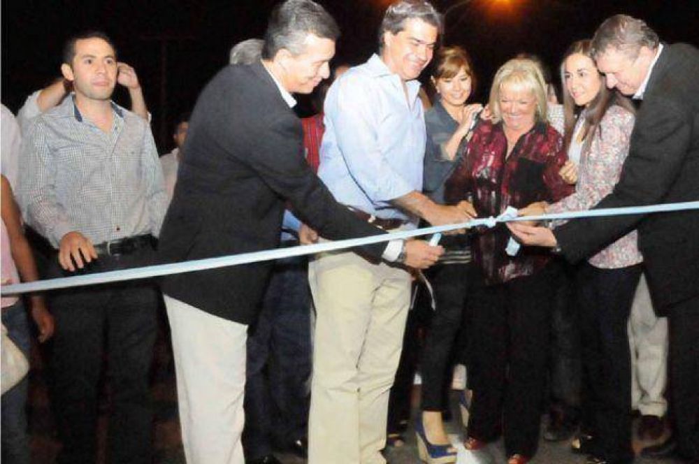 Azula: �Evidentemente el gobernador no sabe c�mo sacarme votos�