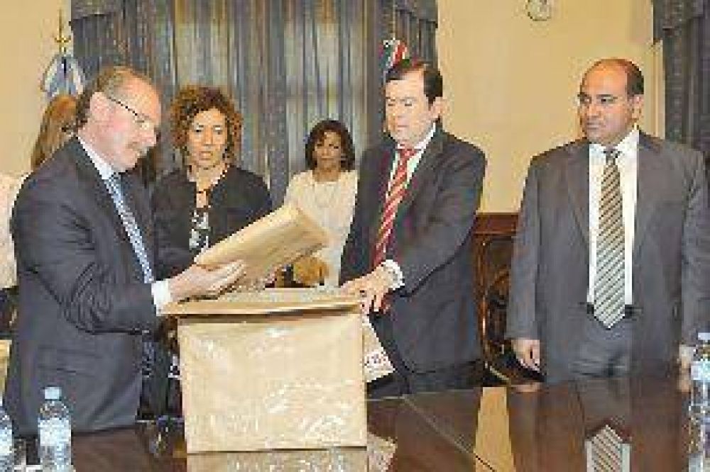 Zamora licit� la ruta provincial 18 y anunci� obras para el interior