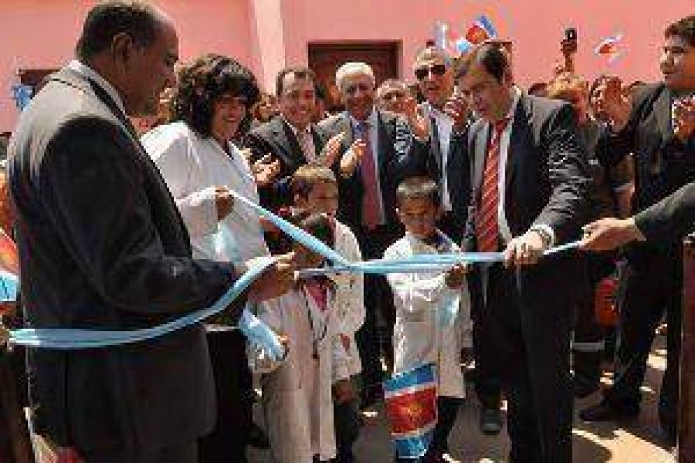 El gobernador y Manzur inauguraron escuelas en Choya