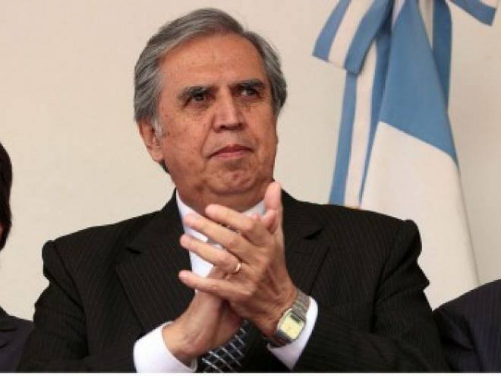 Renunci� Hugo Lastra