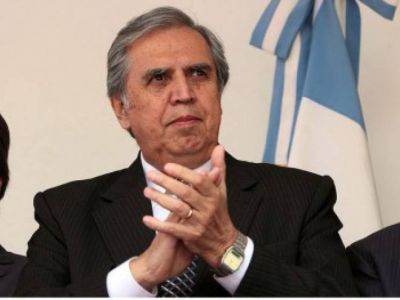 Renunci� Hugo Lastra