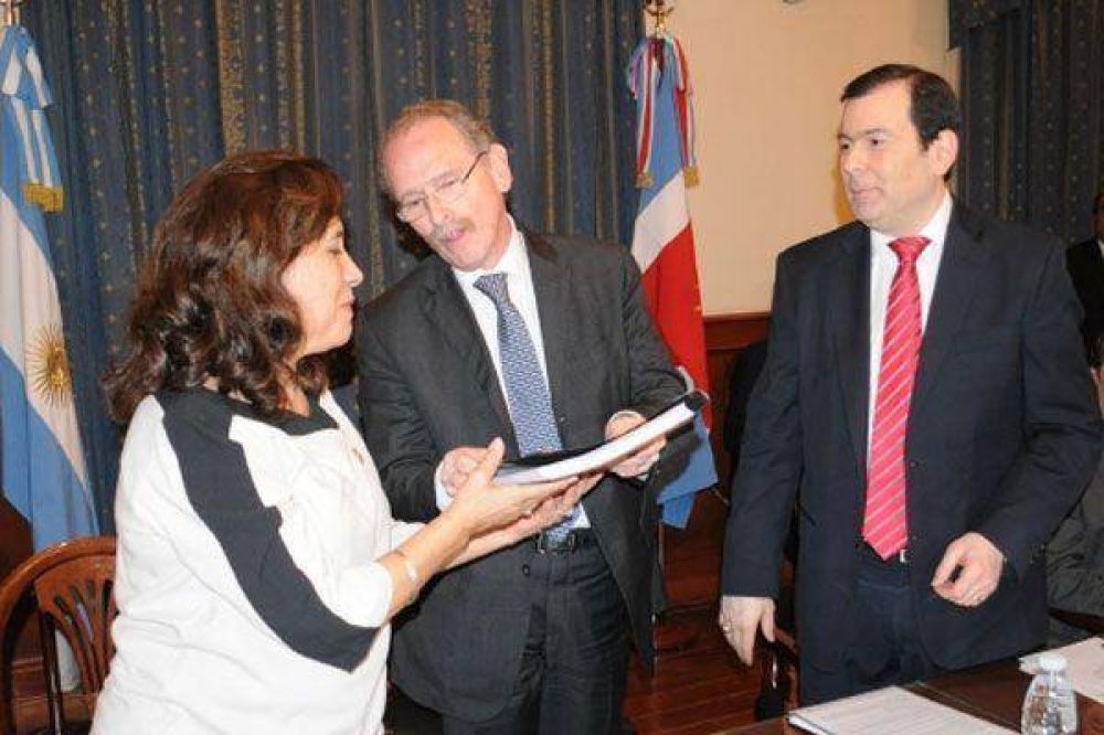 Firman convenio con la Naci�n para la construcci�n de la Escuela de Capacitaci�n Laboral