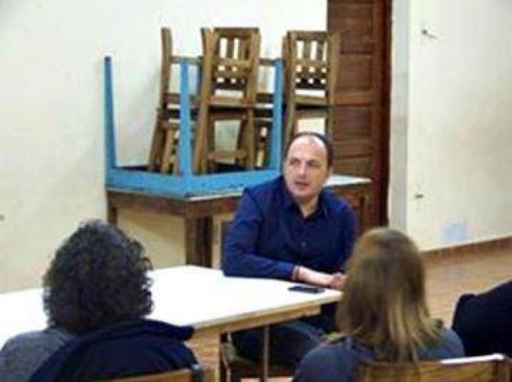 El Frente Renovador dialog� con vecinos de Barrio Colegiales