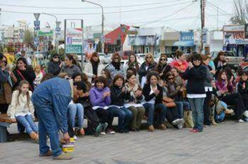CALETA SE MANIFESTO EN DEFENSA DE LA EDUCACI�N P�BLICA