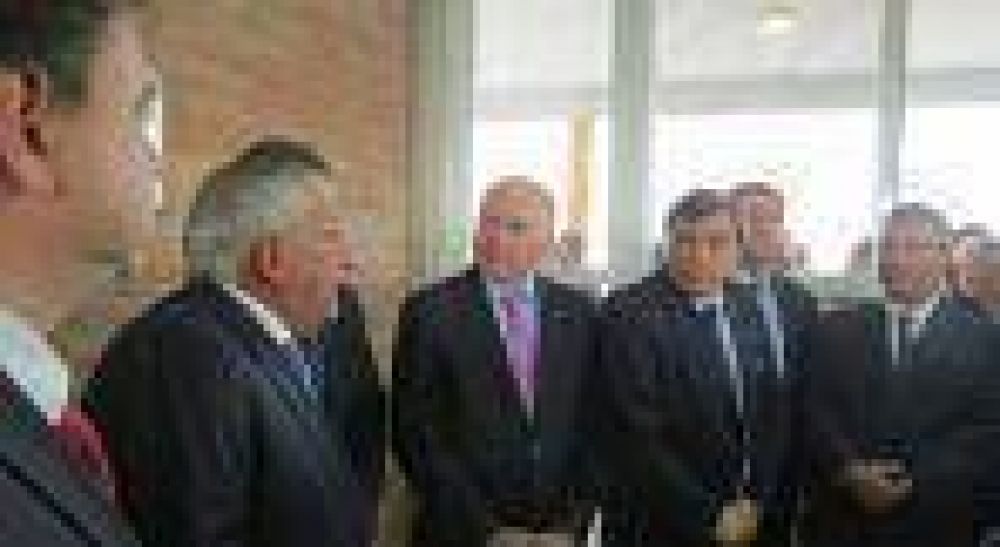  �El progreso de nuestra provincia est� en la educaci�n�