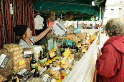 Nueva edici�n de Feria de las Colectividades para festejar el aniversario de Mor�n