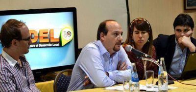 Abella present� su centro de estudios y una bater�a de propuestas con el apoyo de la Fundaci�n Pensar 