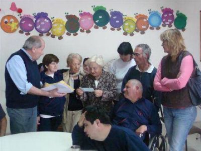 Entrega de subsidio al Hogar San Camilo