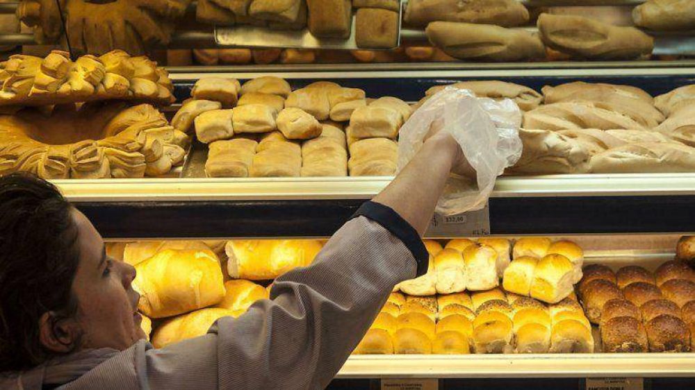 El kilo de pan a 10 pesos "dej� de existir" y ahora cuesta $22