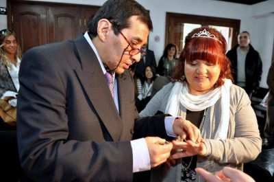 HISTORIAS DE EXTERNADOS: DOS A�OS DE AMOR DEL PRIMER MATRIMONIO ENTRE PACIENTES PSIQUI�TRICOS