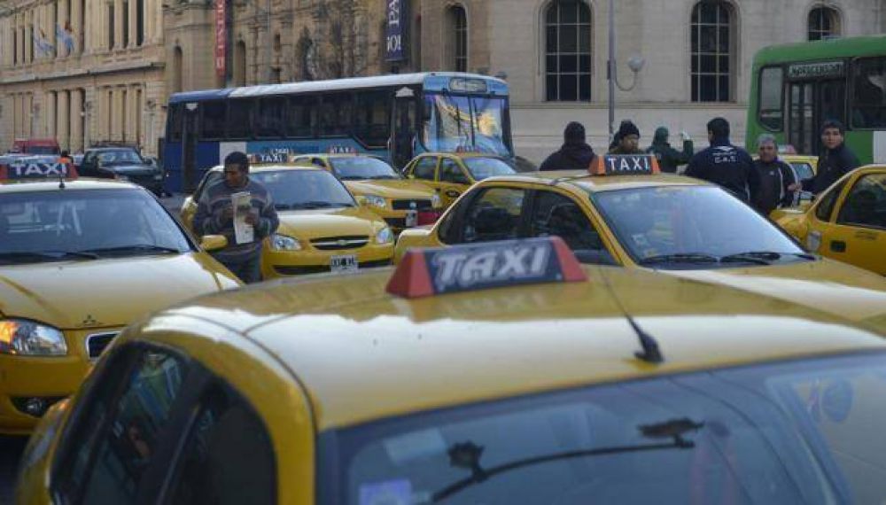 Desde fin de mes, taxis y remises se podr�n plotear