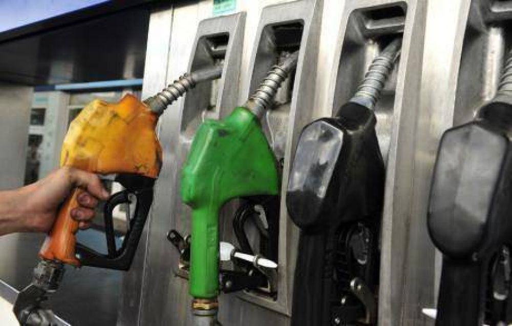 Prorrogan el plazo que proh�be aumentar precios de naftas
