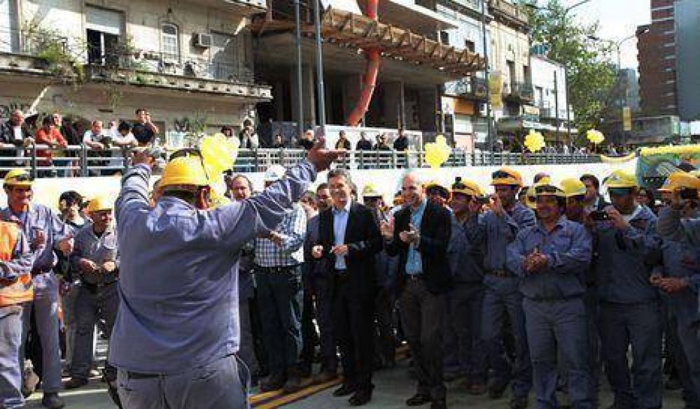 Macri inaugur� un paso a nivel en Colegiales