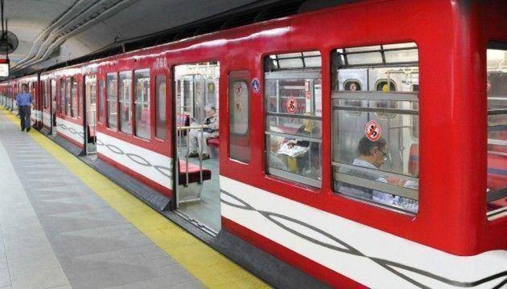 Subte: ya removieron los graffitis de 126 coches de la l�nea B