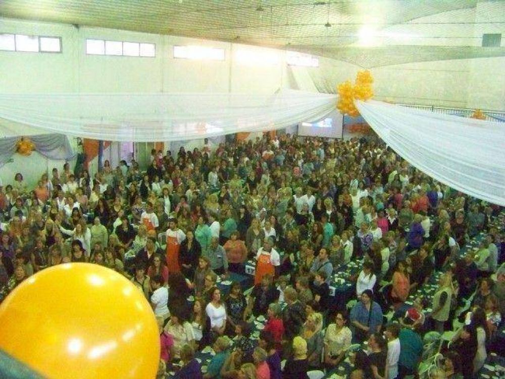 CEFIL cumple diez a�os realizando aportes sociales y culturales