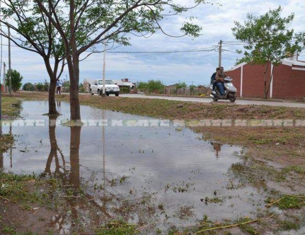 Un poco de alivio, pero inconvenientes por el temporal en S�enz Pe�a