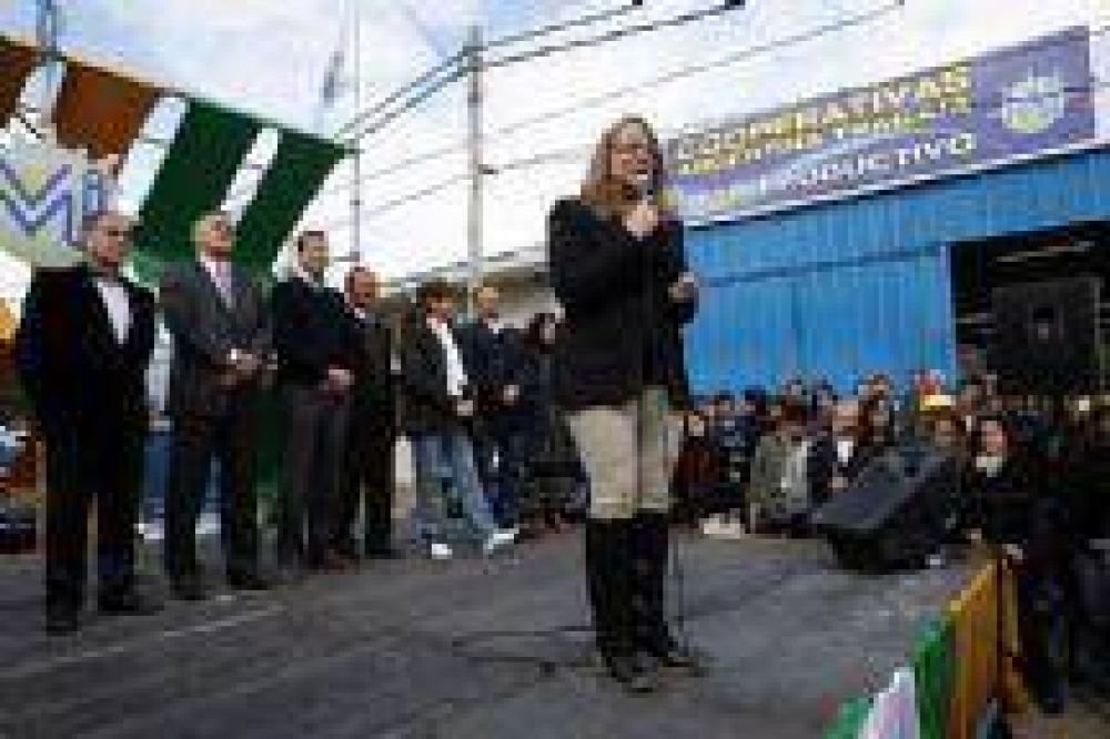 Alicia Kirchner: Implementamos una poltica de derechos, para la gente y de construccin de ciudadana