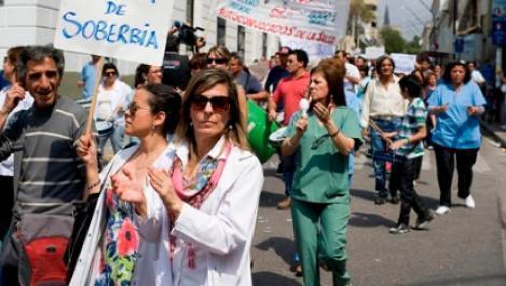 Trabajadores de la Salud siguen con el paro en toda la provincia