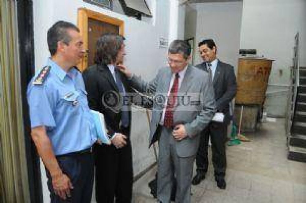 El Jefe de Polic�a se reuni� con la Fiscal General