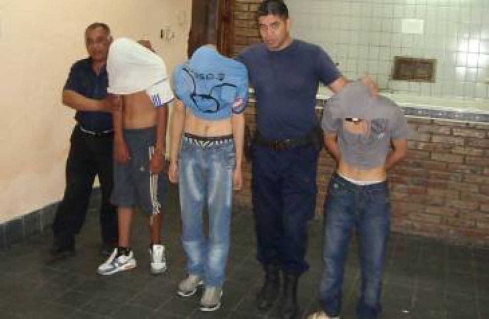 Santa Fe: Una adolescente fue apu�alada cuando volv�a de la escuela en Barrio Roma