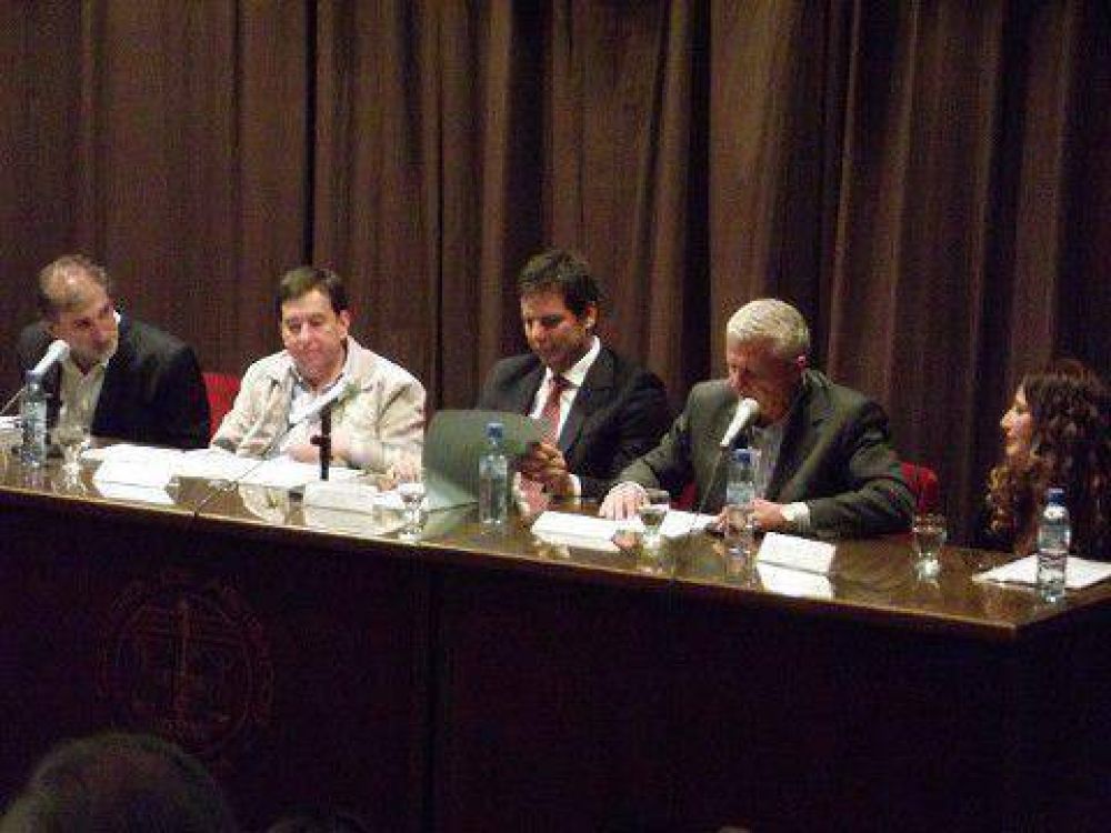 La Plata: apuntando a la seguridad, los candidatos a diputados debatieron en el Colegio de Abogados