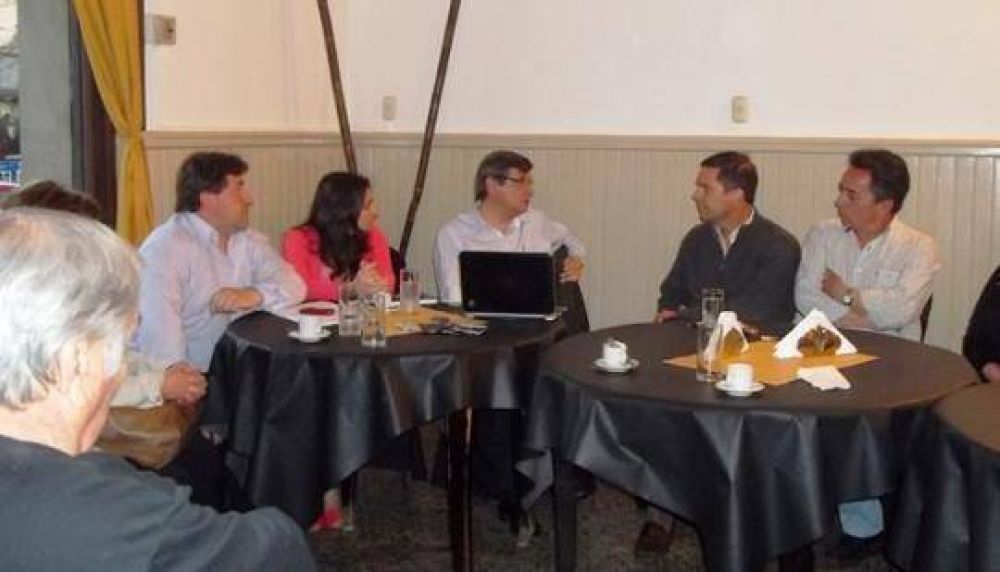 Jornada de trabajo junto al intendente de Rivadavia Sergio Buil