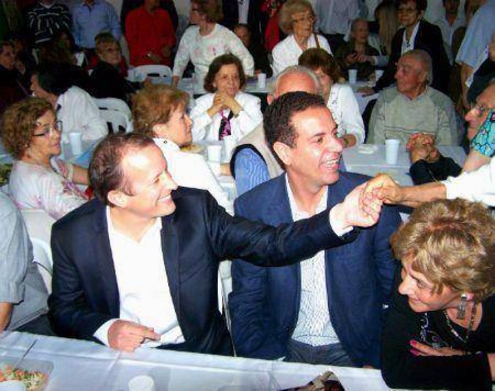 Insaurralde dio su apoyo a candidatos del Frente para la Victoria en Vicente Lpez