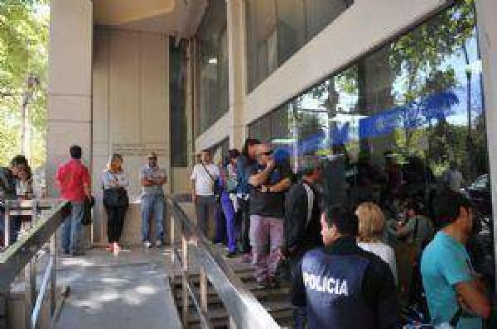 Se levant� el paro del Banco Naci�n y la actividad ser� normal