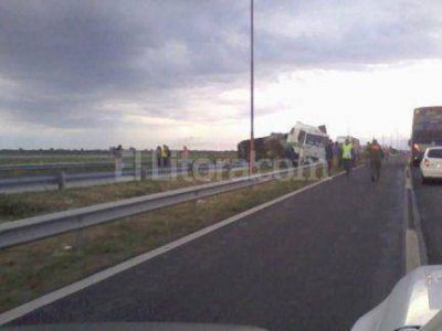 Por un accidente en la ruta 168, hay importantes demoras para cruzar el t�nel subfluvial 