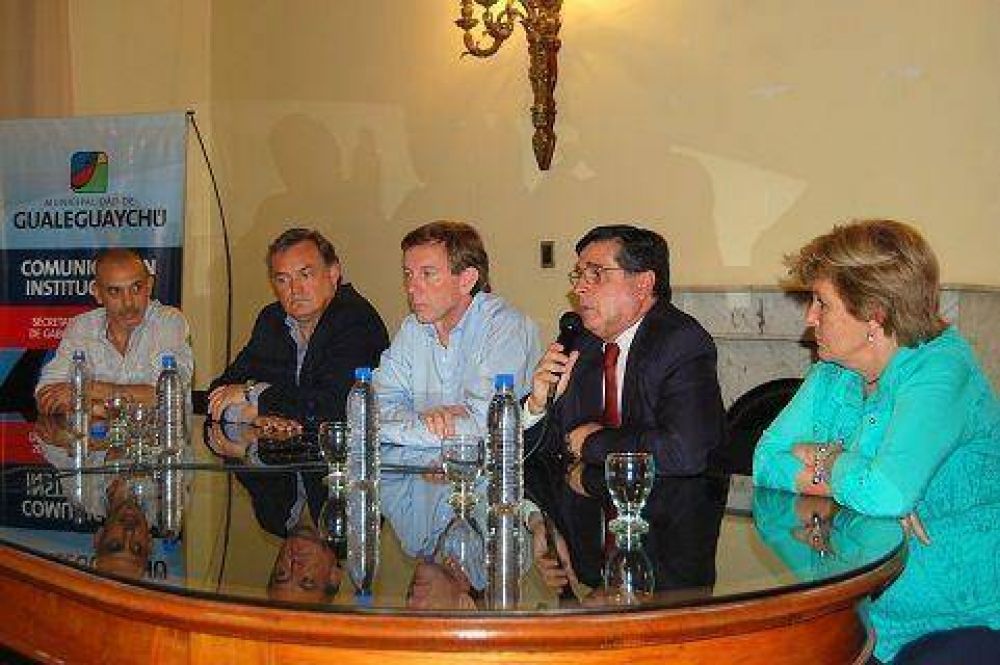 Entregaron 19 viviendas del Barrio Policial