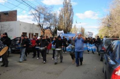 Peralta consider� justo el reclamo policial pero reiter� las limitaciones presupuestarias