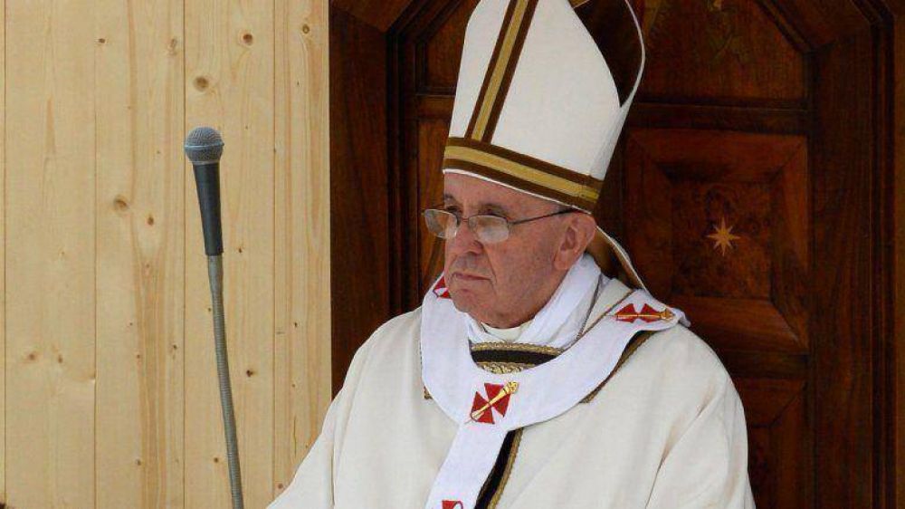 Francisco pide tomar en serio la lucha contra el demonio