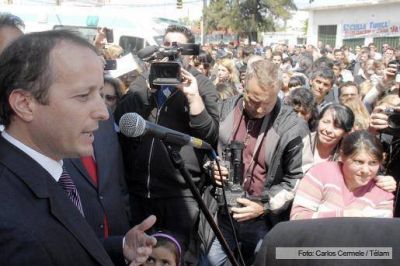 "Superamos una etapa refundacional del pa�s, apostamos al futuro"