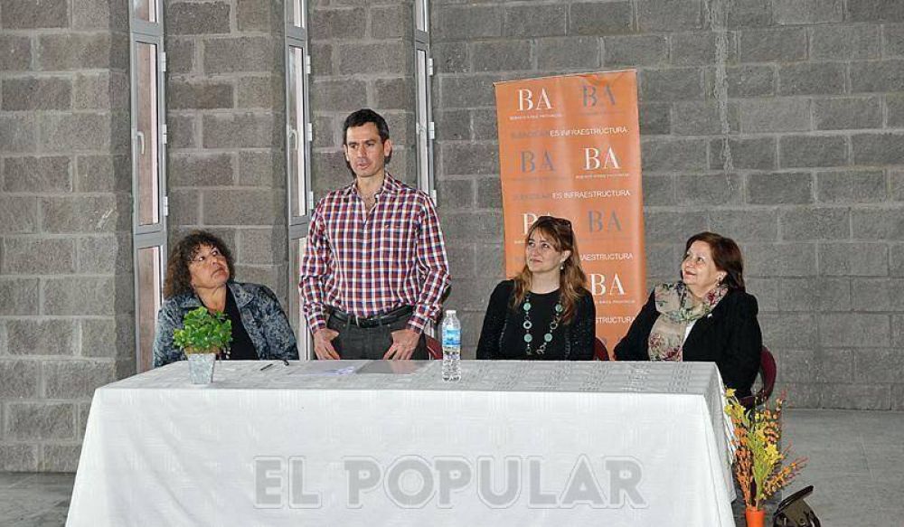 Firmaron un convenio para finalizar el Barrio Educadores
