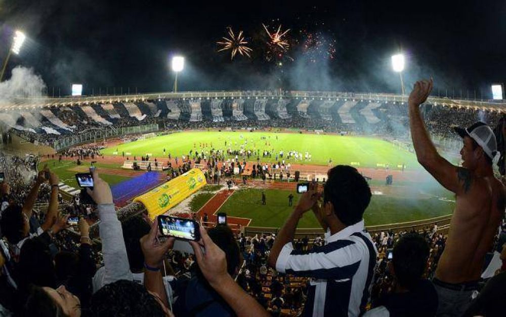 Talleres vivi� un centenario inolvidable, en un estadio Kempes a punto de explotar