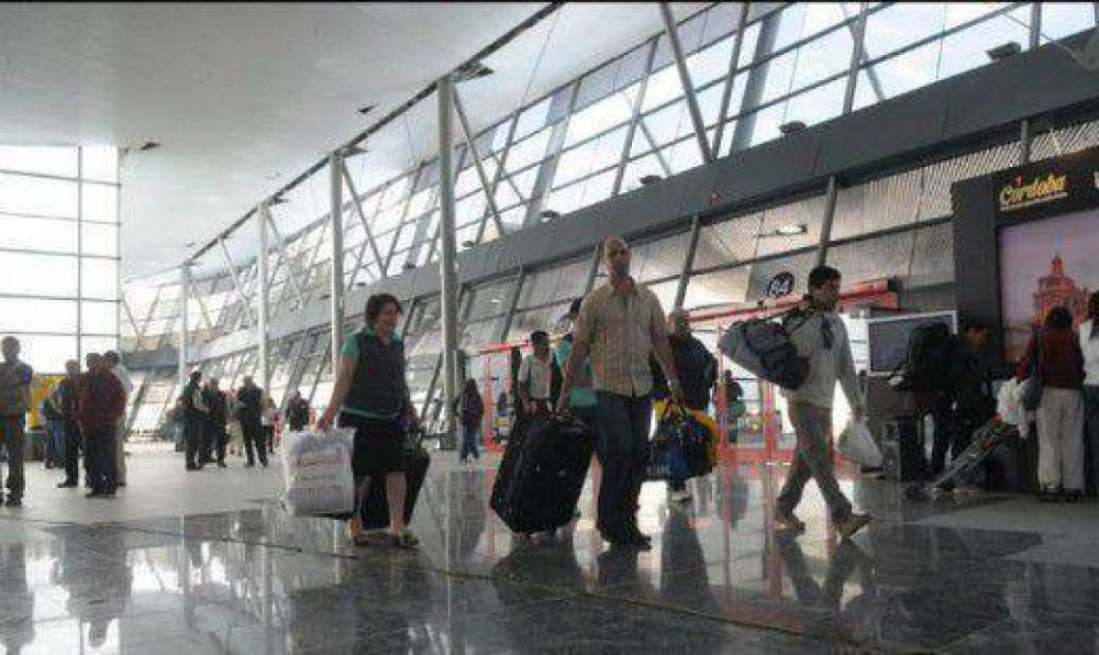 Pese al pron�stico de lluvias, es intenso el movimiento en la Terminal