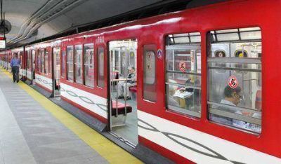 L�nea B: limpiaron todos los coches con grafitis
