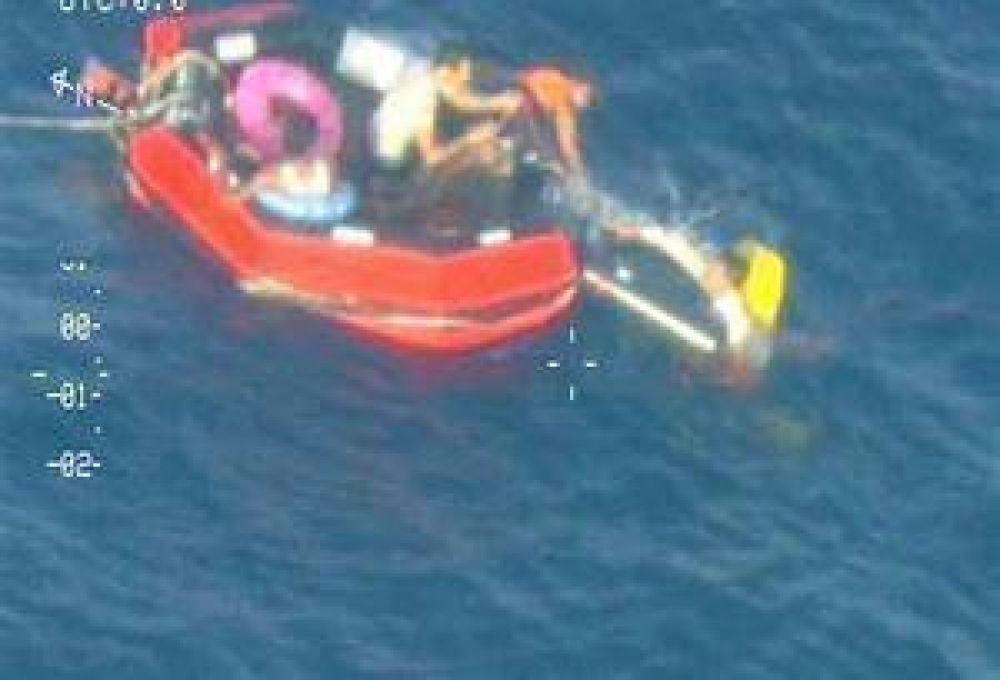 Tragedia repetida: mueren otros 50 inmigrantes luego de naufragar en el Mediterr�neo