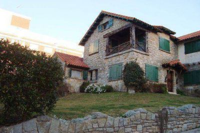 Proponen la Piedra Mar del Plata como valor hist�rico patrimonial